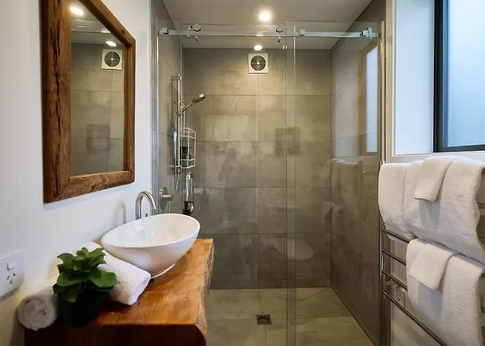 Two Bedroom Two Bathroom House Wanaka