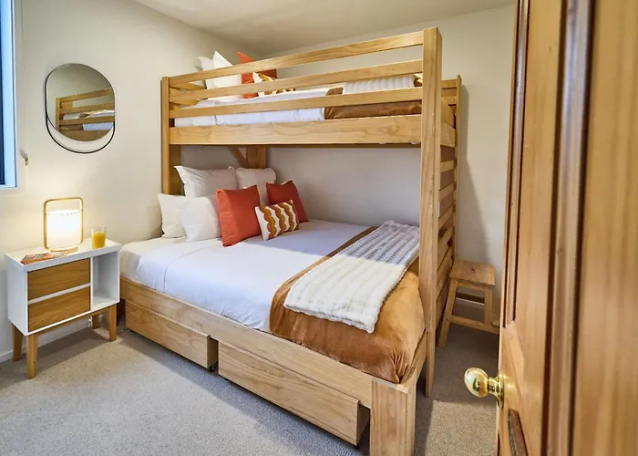 Two Bedroom Two Bathroom House * Wanaka